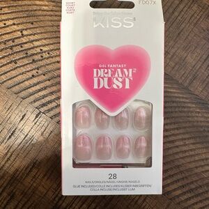 KISS Gel Fantasy Pink Dream Dust Nails